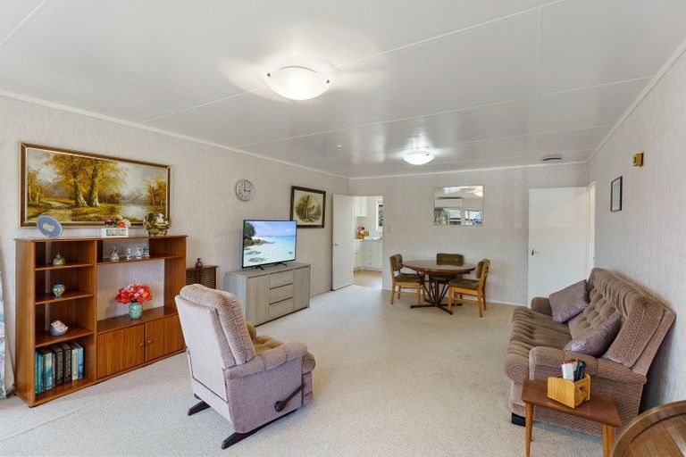 Photo of property in 8a&b Sharda Grove, Paraparaumu Beach, Paraparaumu, 5032