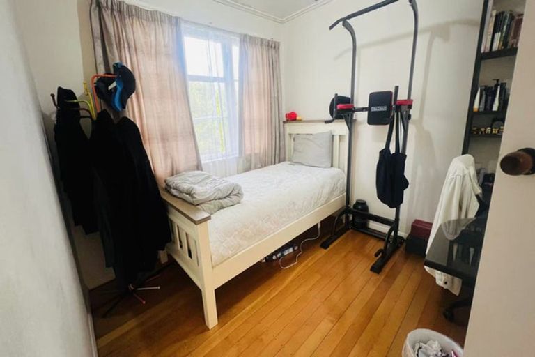 Photo of property in 1/172 Forrest Hill Road, Forrest Hill, Auckland, 0620