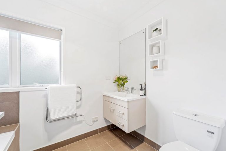 Photo of property in 1143a Whangaparaoa Road, Tindalls Beach, Whangaparaoa, 0930