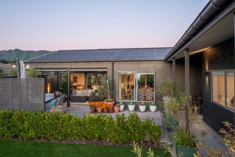 Photo of property in 3 Lamont Place, Waikanae, 5036