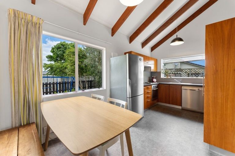 Photo of property in 19 Peppertree Glade, Kelvin Grove, Palmerston North, 4414