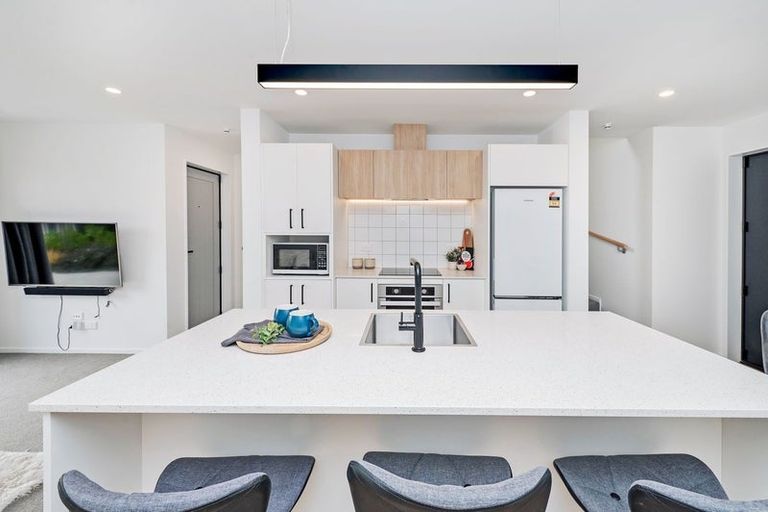 Photo of property in 12 Miromiro Street, Broomfield, Christchurch, 8042
