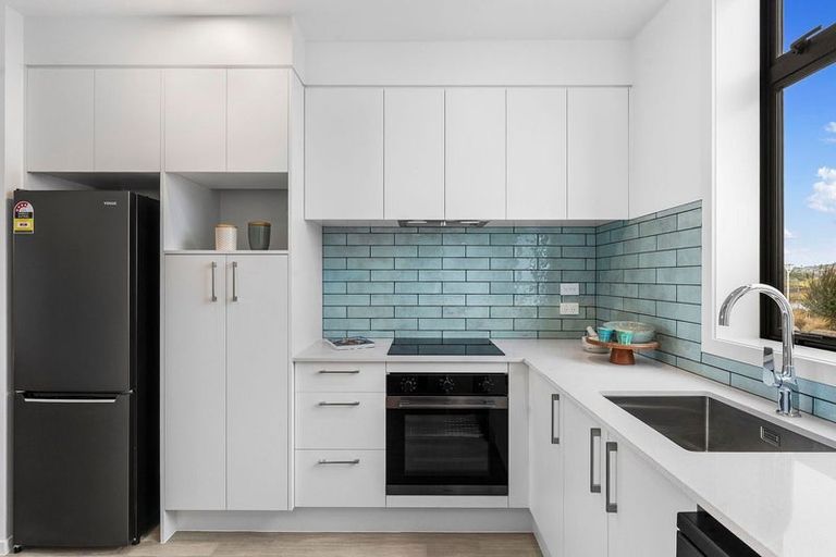Photo of property in 19 Raukohekohe Road, Wiri, Auckland, 2104