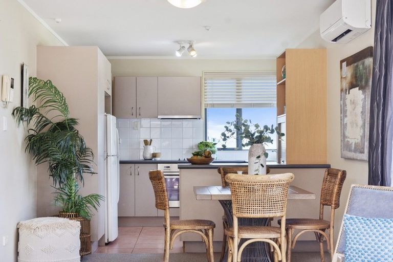 Photo of property in Capri Apartments, 5 The Mall, Mount Maunganui, 3116