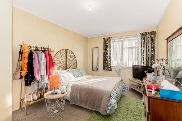 Photo of property in 10 Miranda Street, Cannons Creek, Porirua, 5024