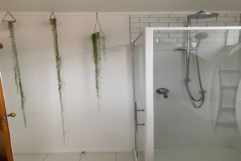 Photo of property in 42 Satara Crescent, Khandallah, Wellington, 6035