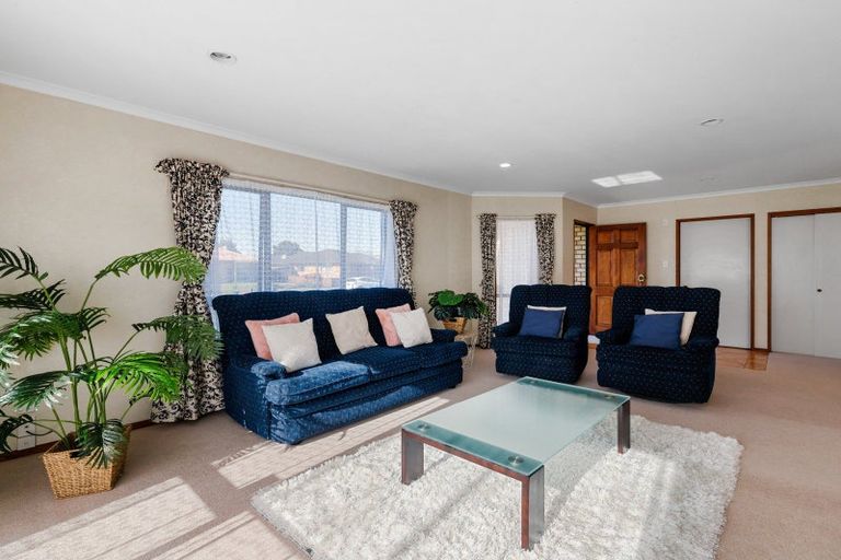 Photo of property in 26 Farnborough Drive, Nawton, Hamilton, 3200