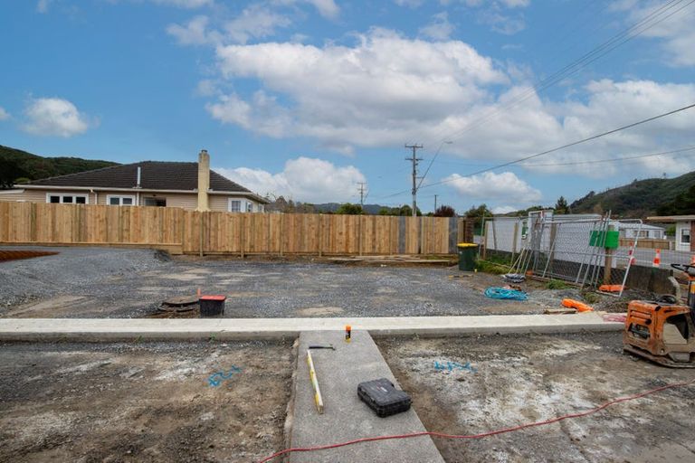 Photo of property in 82 Main Road, Wainuiomata, Lower Hutt, 5014