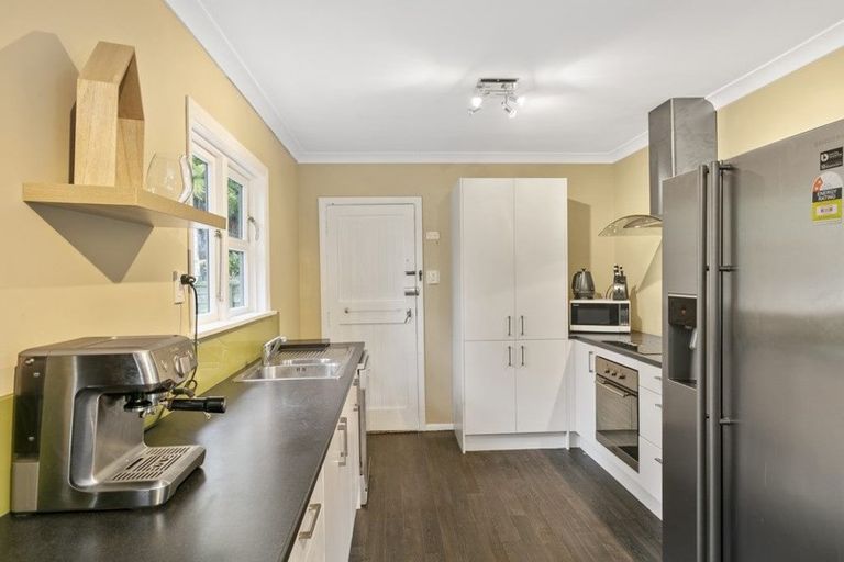 Photo of property in 38 Hine Road, Wainuiomata, Lower Hutt, 5014