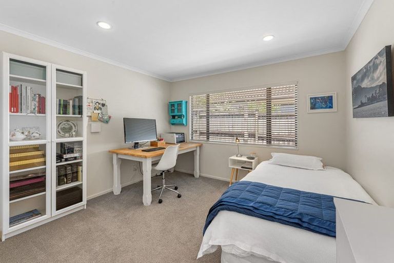 Photo of property in 8 Moy Place, East Tamaki Heights, Auckland, 2016