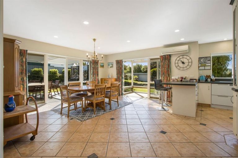 Photo of property in 10 Highfields Drive, Katikati, 3129