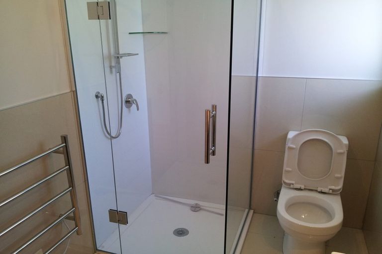 Photo of property in 67 Eskdale Road, Birkdale, Auckland, 0626