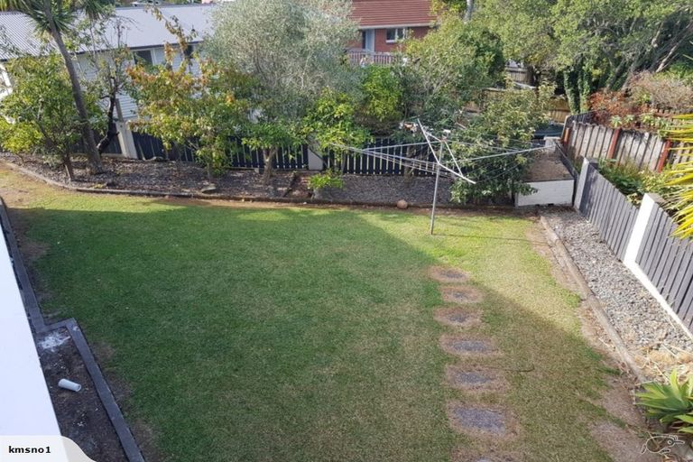 Photo of property in 22 Hartley Terrace, Massey, Auckland, 0614