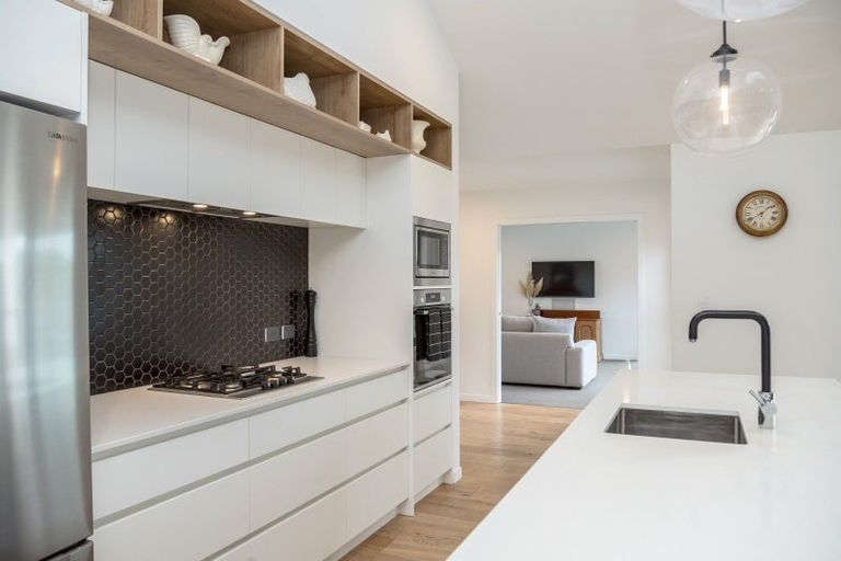 Photo of property in 85 Reading Street, Greytown, 5712