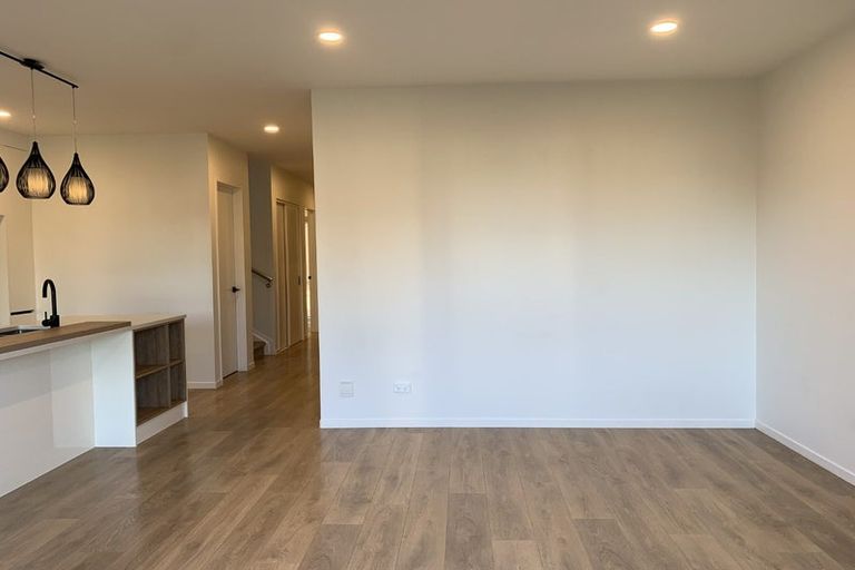 Photo of property in 115 Waekahu Road, Westgate, 0814