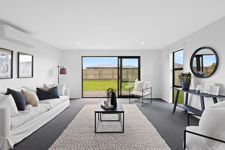 Photo of property in 184 Faringdon Boulevard, Rolleston, 7615