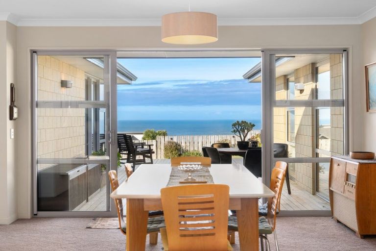 Photo of property in 37 Highgrove, Saint Clair, Dunedin, 9012