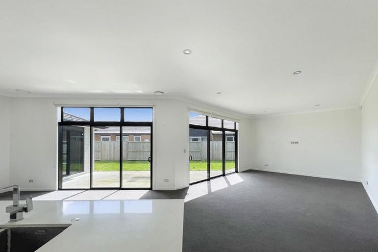 Photo of property in 16 Helen June Avenue, Flagstaff, Hamilton, 3210