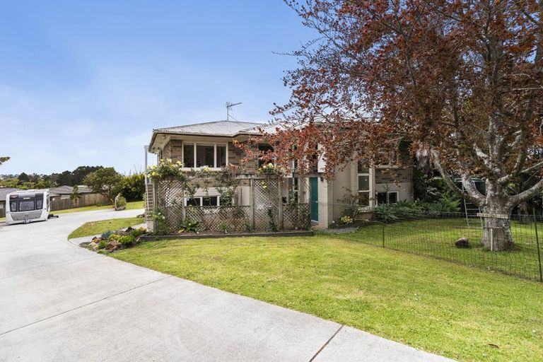 Photo of property in 96 Colwill Road, Massey, Auckland, 0614