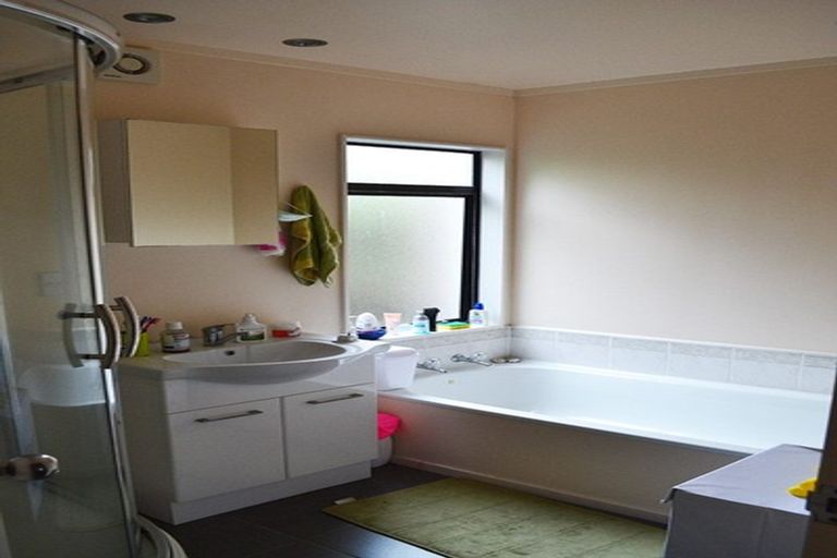 Photo of property in 95 Seaview Road, Glenfield, Auckland, 0629