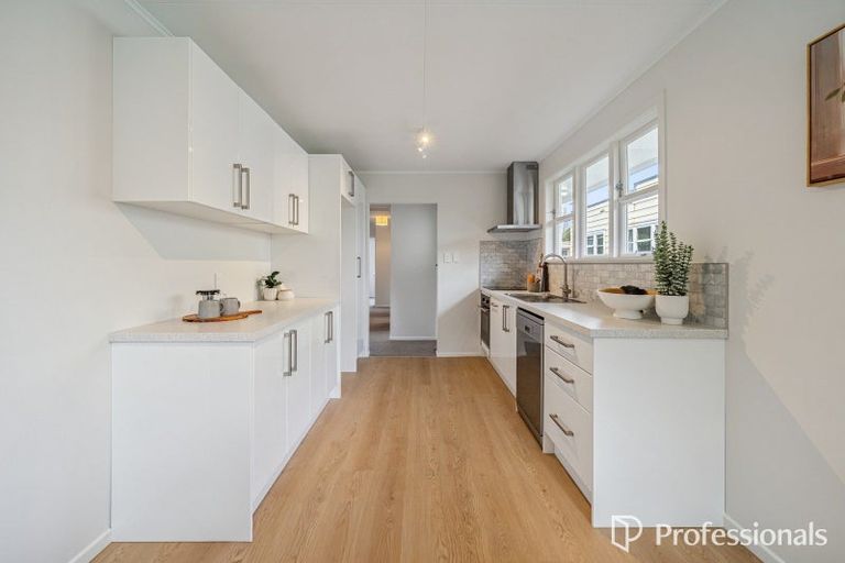 Photo of property in 22 Golf Road, Manor Park, Lower Hutt, 5019