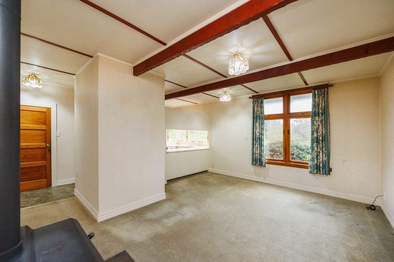 Photo of property in 56 Ongo Road, Hunterville, 4730