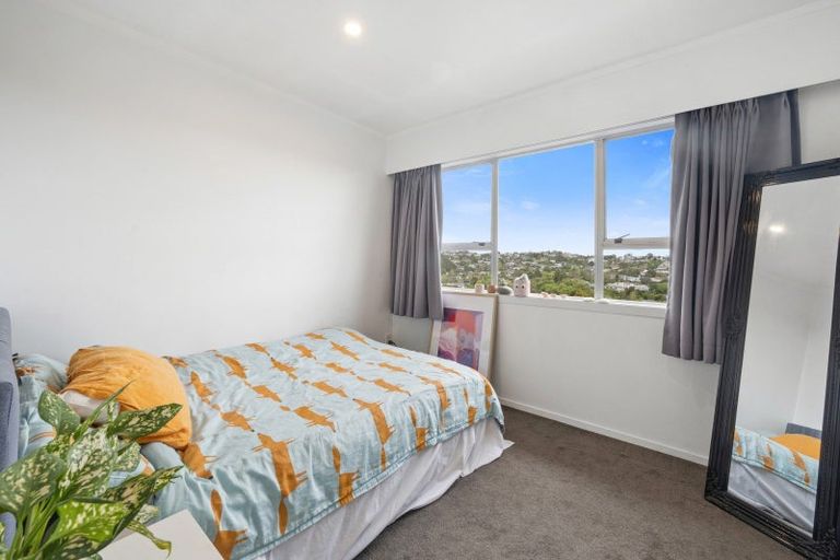 Photo of property in 1/43 Shanaway Rise, Hillcrest, Auckland, 0627