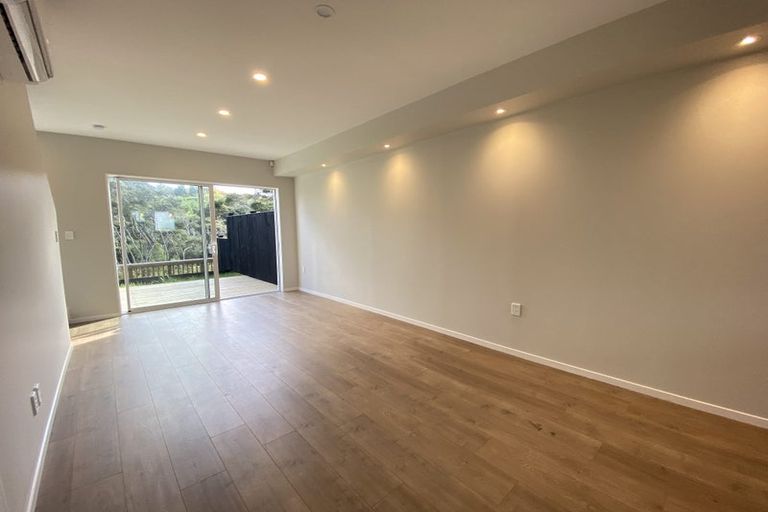 Photo of property in 39 Kaimai Avenue, Massey, Auckland, 0614