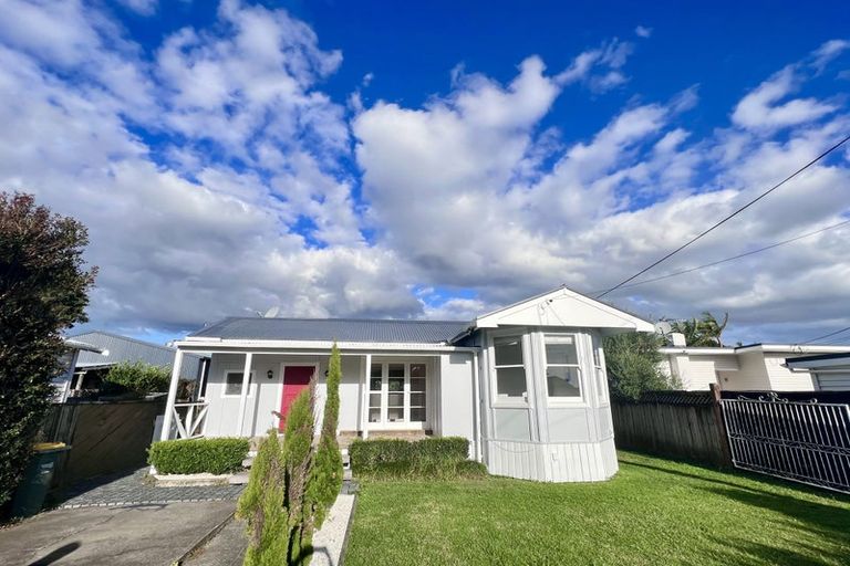 Photo of property in 31 Rambler Crescent, Beach Haven, Auckland, 0626
