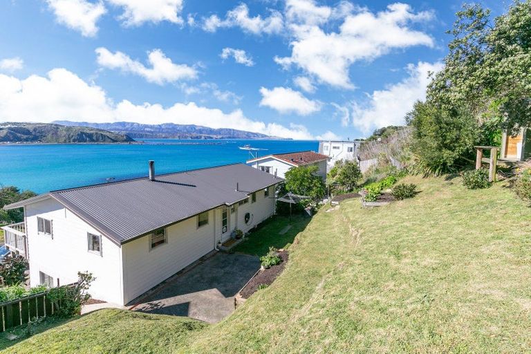 Photo of property in 5 Waitaha Way, Houghton Bay, Wellington, 6023