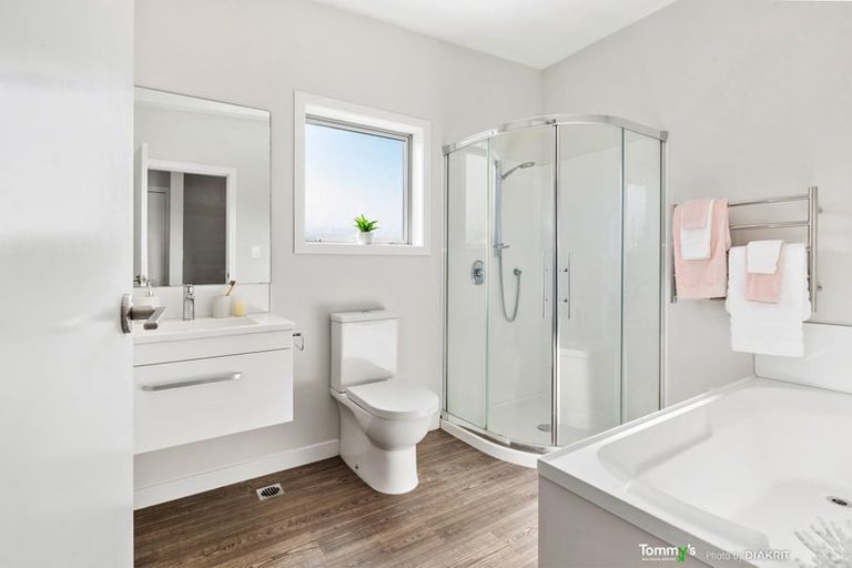 Photo of property in 32u1 Dr Taylor Terrace, Johnsonville, Wellington, 6037