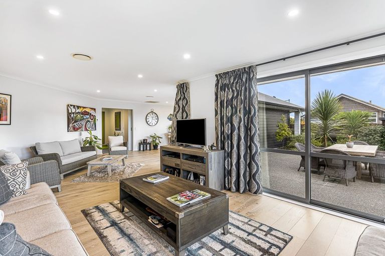 Photo of property in 2 Lamont Place, Waikanae, 5036