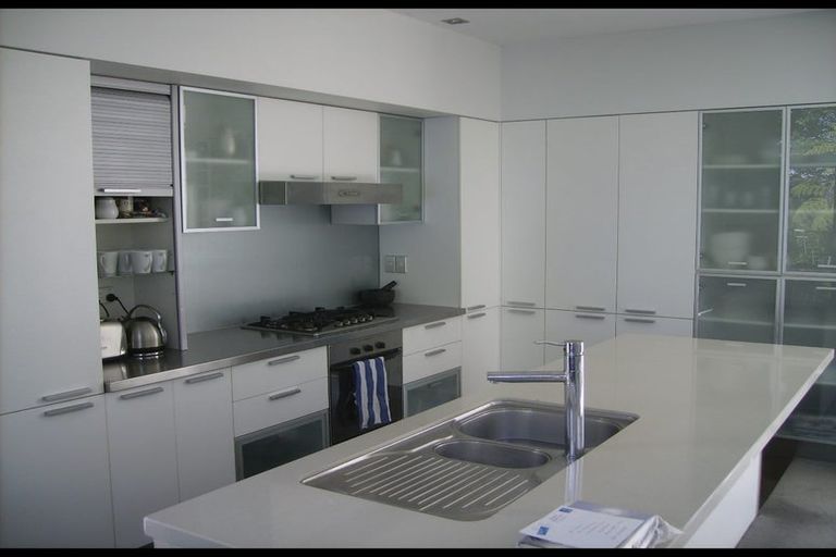 Photo of property in 53 Arapito Road, Titirangi, Auckland, 0604
