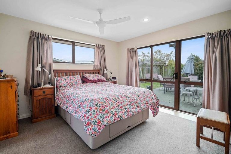 Photo of property in 30 Inwoods Road, Parklands, Christchurch, 8083