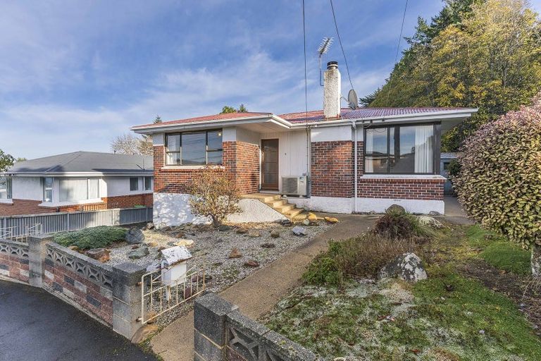 Photo of property in 5 Stephen Street, Halfway Bush, Dunedin, 9010