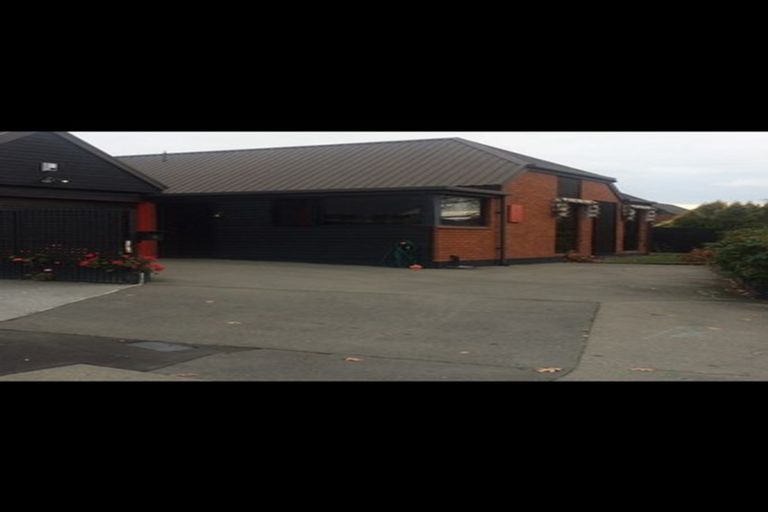 Photo of property in 1/33a Cricklewood Place, Avonhead, Christchurch, 8042