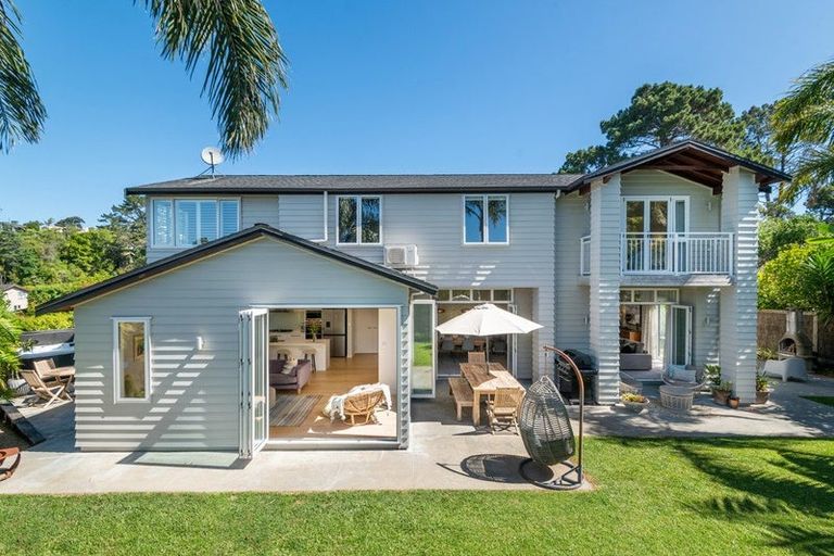 Photo of property in 8 Tree Fern Trail, Campbells Bay, Auckland, 0630