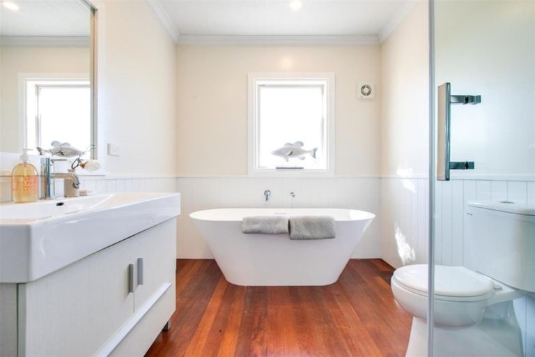 Photo of property in 20 Clifton Road, Haumoana, 4102