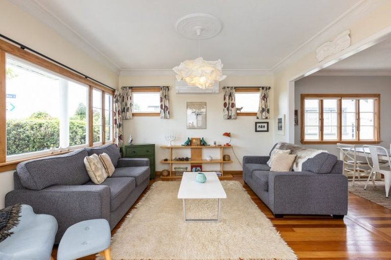 Photo of property in 1111a Heretaunga Street East, Parkvale, Hastings, 4122