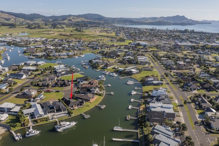 Photo of property in 10 Kelly Place, Whitianga, 3510