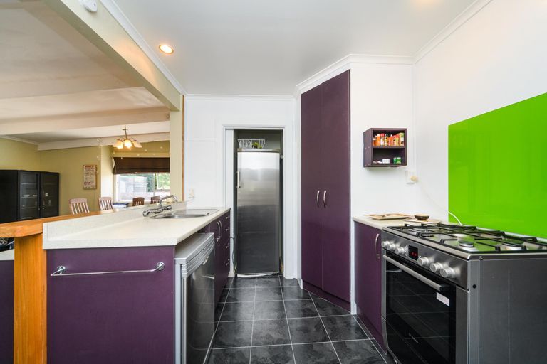 Photo of property in 18 Edwards Place, Terrace End, Palmerston North, 4410
