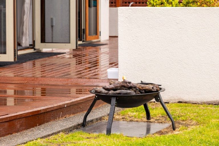 Photo of property in 117 Seaview Road, Paraparaumu Beach, Paraparaumu, 5032