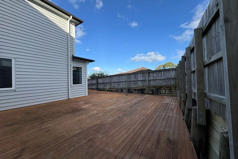 Photo of property in 18 Taurikura Way, Fairview Heights, Auckland, 0632