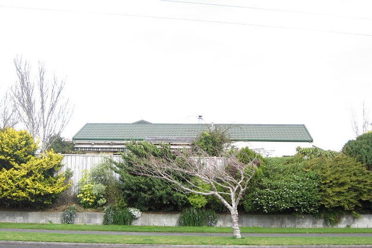 Photo of property in 11 Karina Road, Merrilands, New Plymouth, 4312