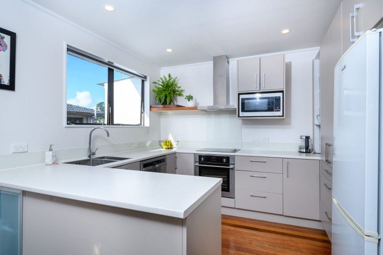 Photo of property in 1/29 Karepo Crescent, Ranui, Auckland, 0612