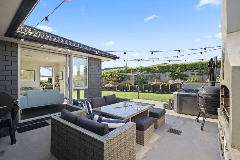 Photo of property in 120 Lisle Farm Drive, Pukekohe, 2120