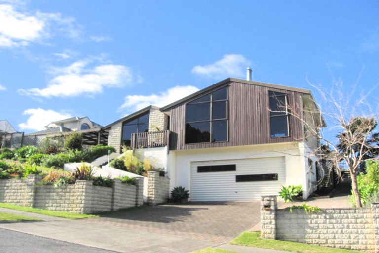 Photo of property in 11 Cumberland Rise, Taradale, Napier, 4112