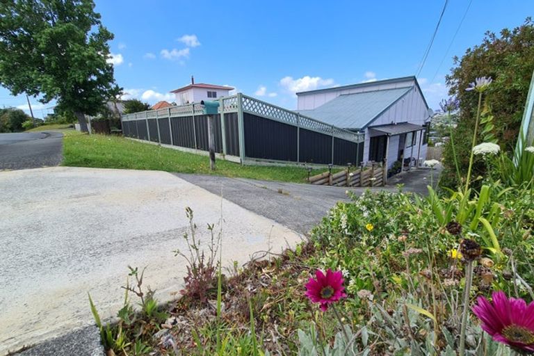 Photo of property in 18 Commins Road, Onerahi, Whangarei, 0110