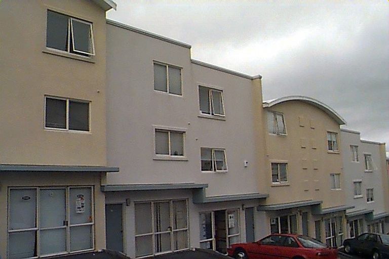 Photo of property in 268/2a Onewa Road, Birkenhead, Auckland, 0626
