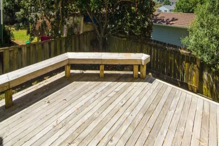 Photo of property in 10a Elizabeth Drive, West Harbour, Auckland, 0618